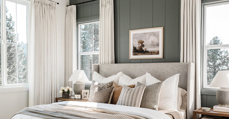 5 Delightful Ways to Style Your Bedroom with White Linen Curtains
