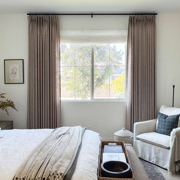 5 Delightful Ways to Style Your Bedroom with White Linen Curtains