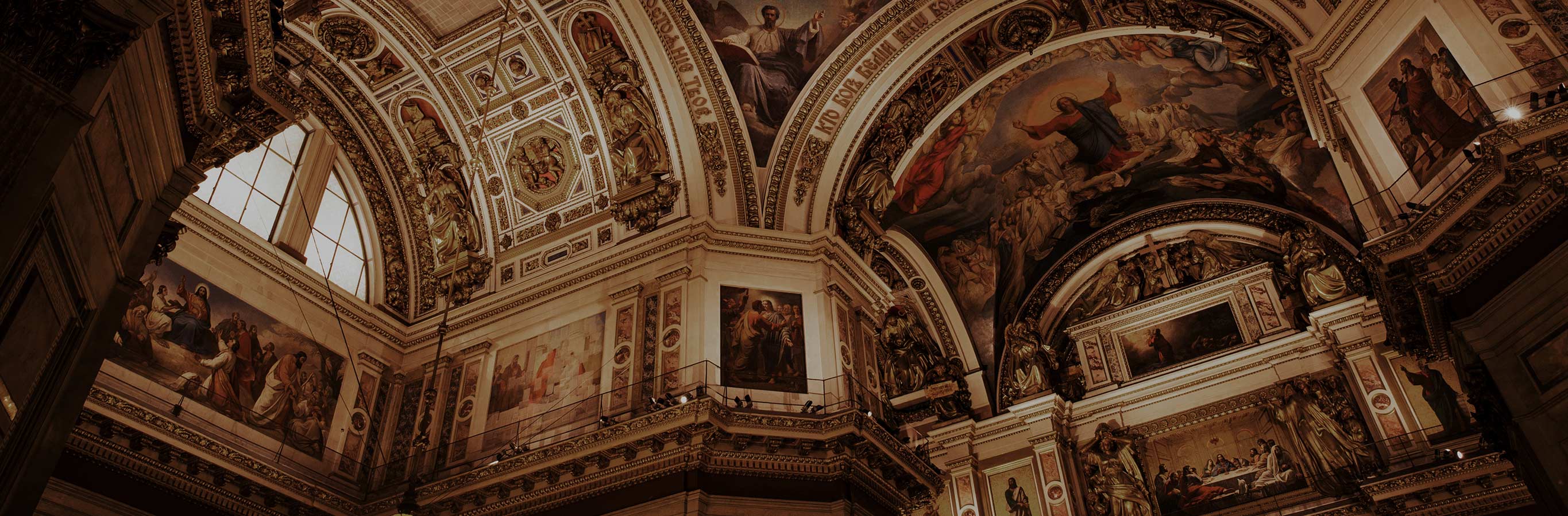 Margot Damask Patterned Curtains: evoking a luxurious, ornate ambiance, reflecting the sophisticated detail of the damask pattern.