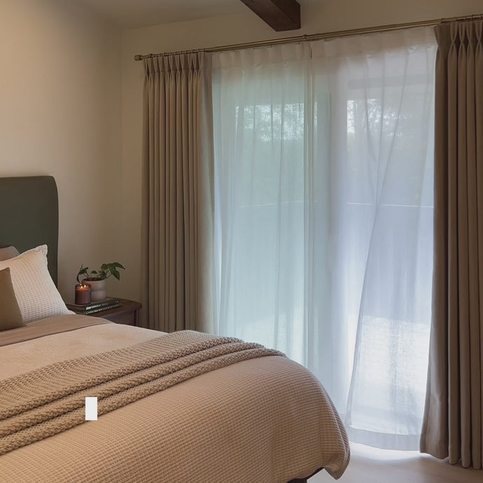 curtarra-curtains-in-bedroom